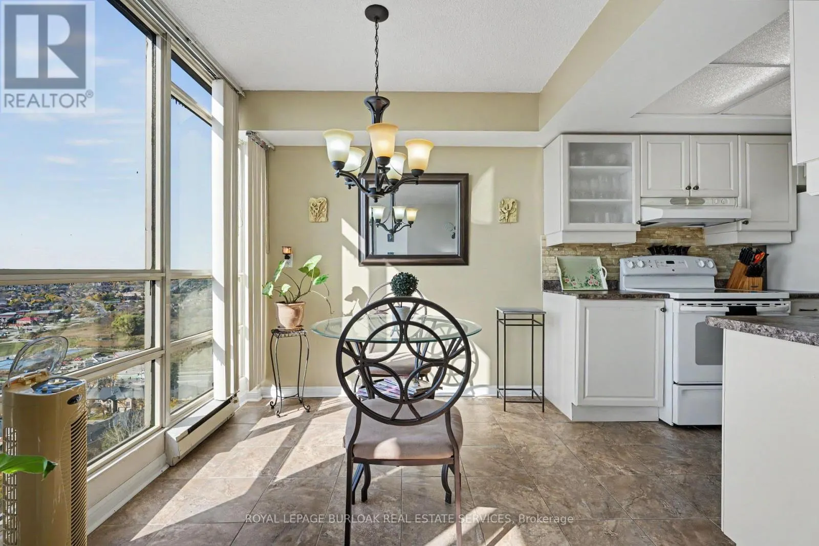 2407 - 45 KINGSBRIDGE GARDEN CIRCLE