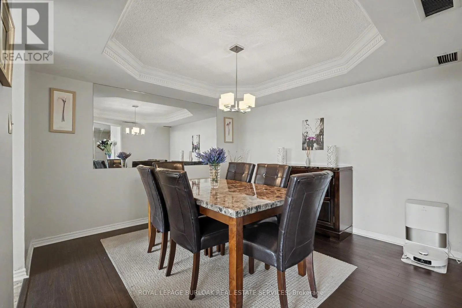 2407 - 45 KINGSBRIDGE GARDEN CIRCLE