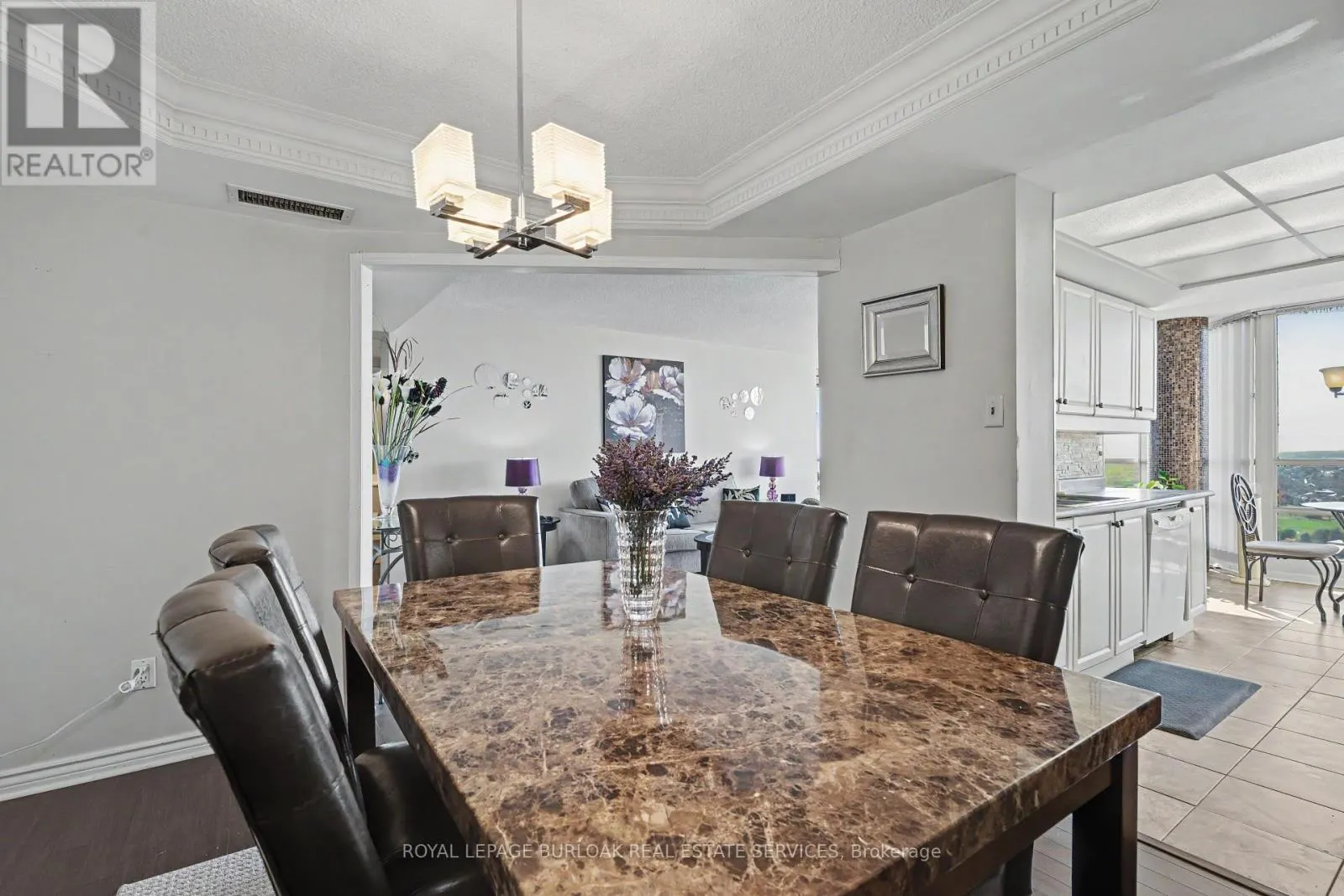 2407 - 45 KINGSBRIDGE GARDEN CIRCLE