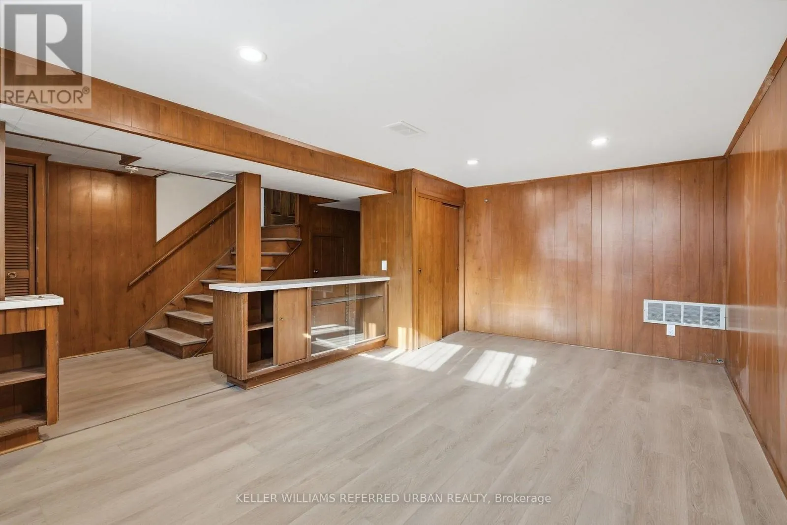 3 DUCKWORTH STREET