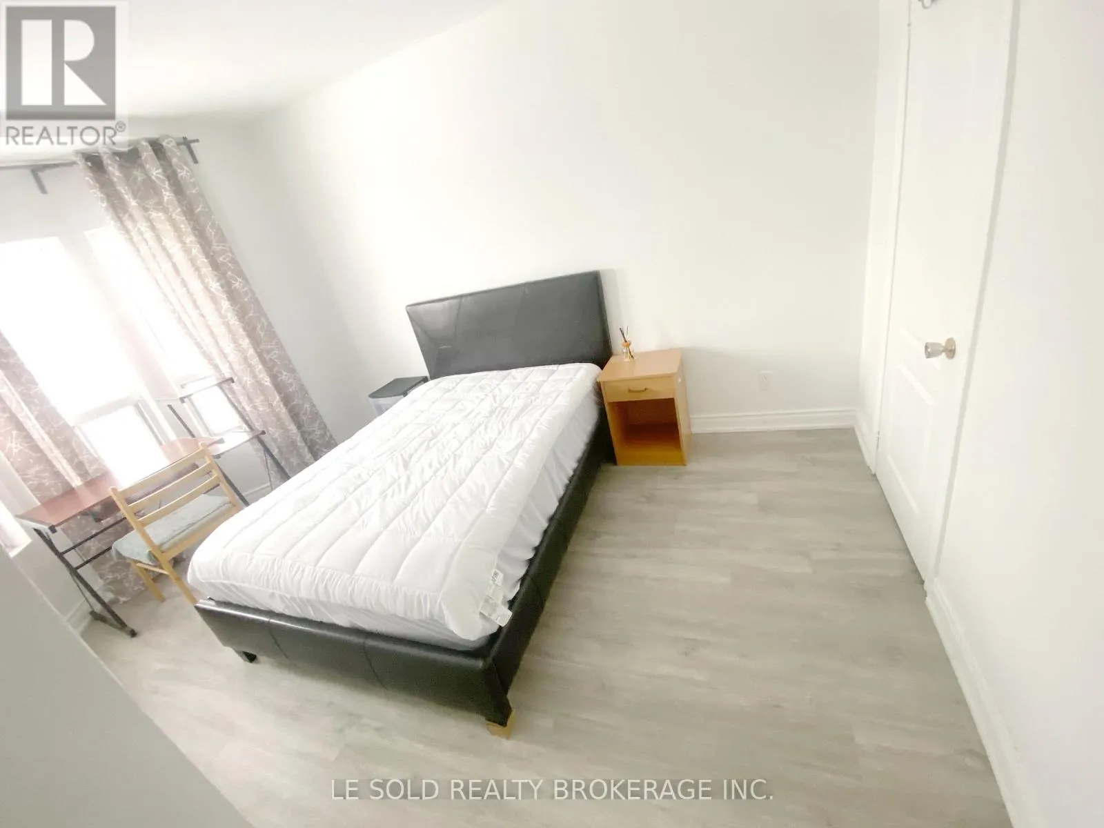 1 BEDROOM - 271 HALLAM STREET