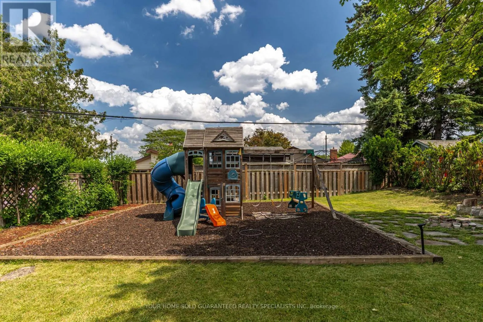 5 HALLOW CRESCENT