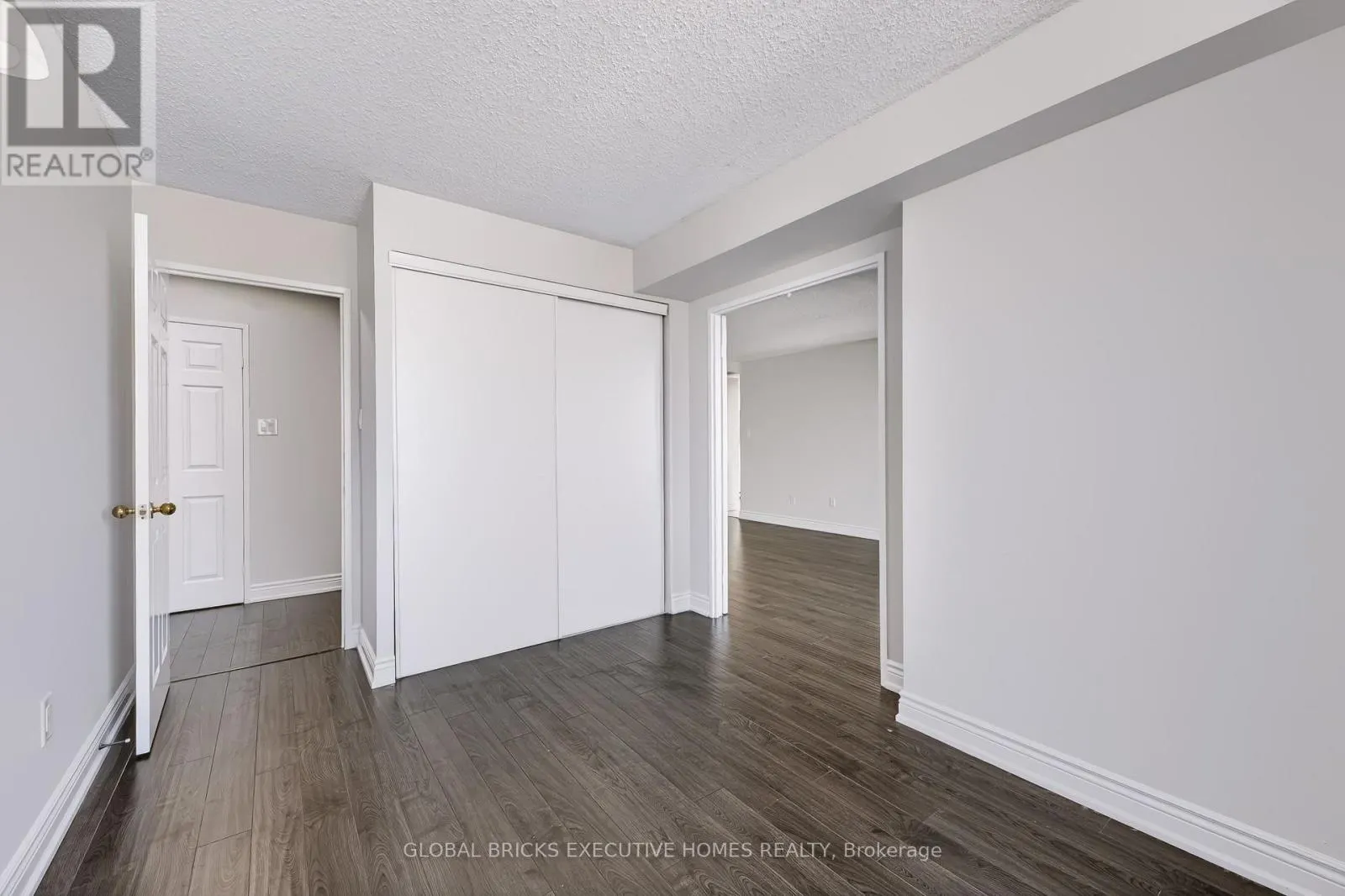 1404 - 5 LISA STREET