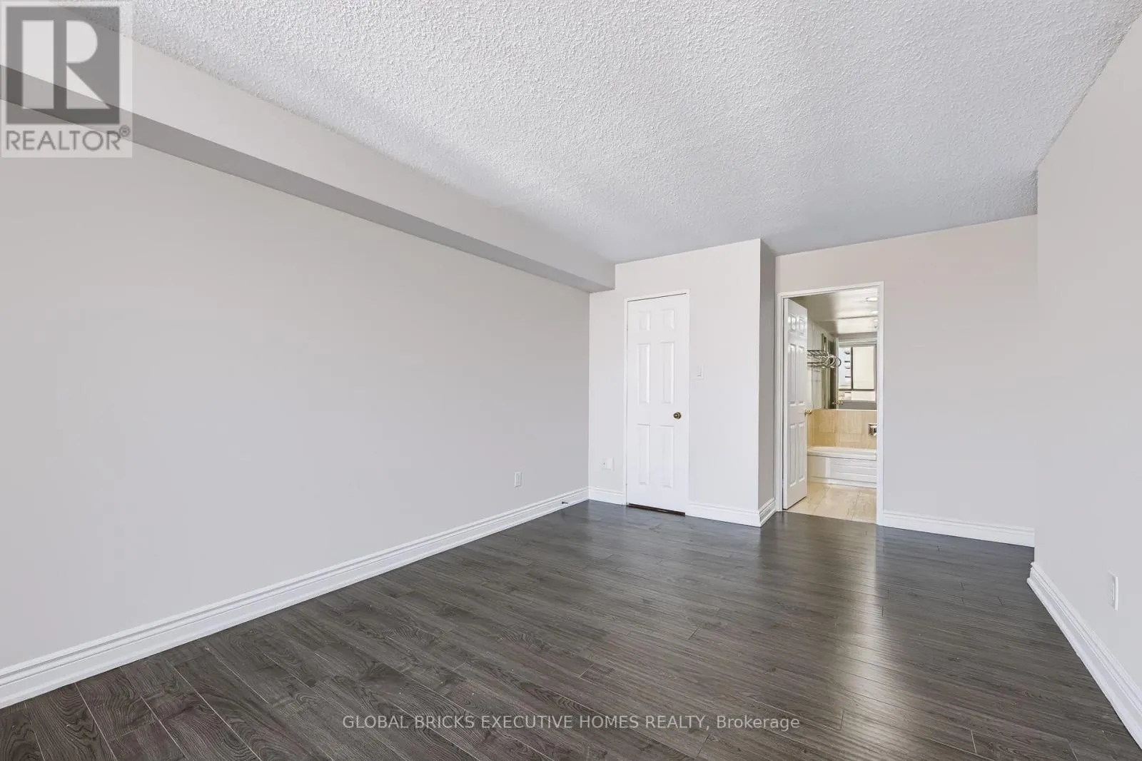 1404 - 5 LISA STREET