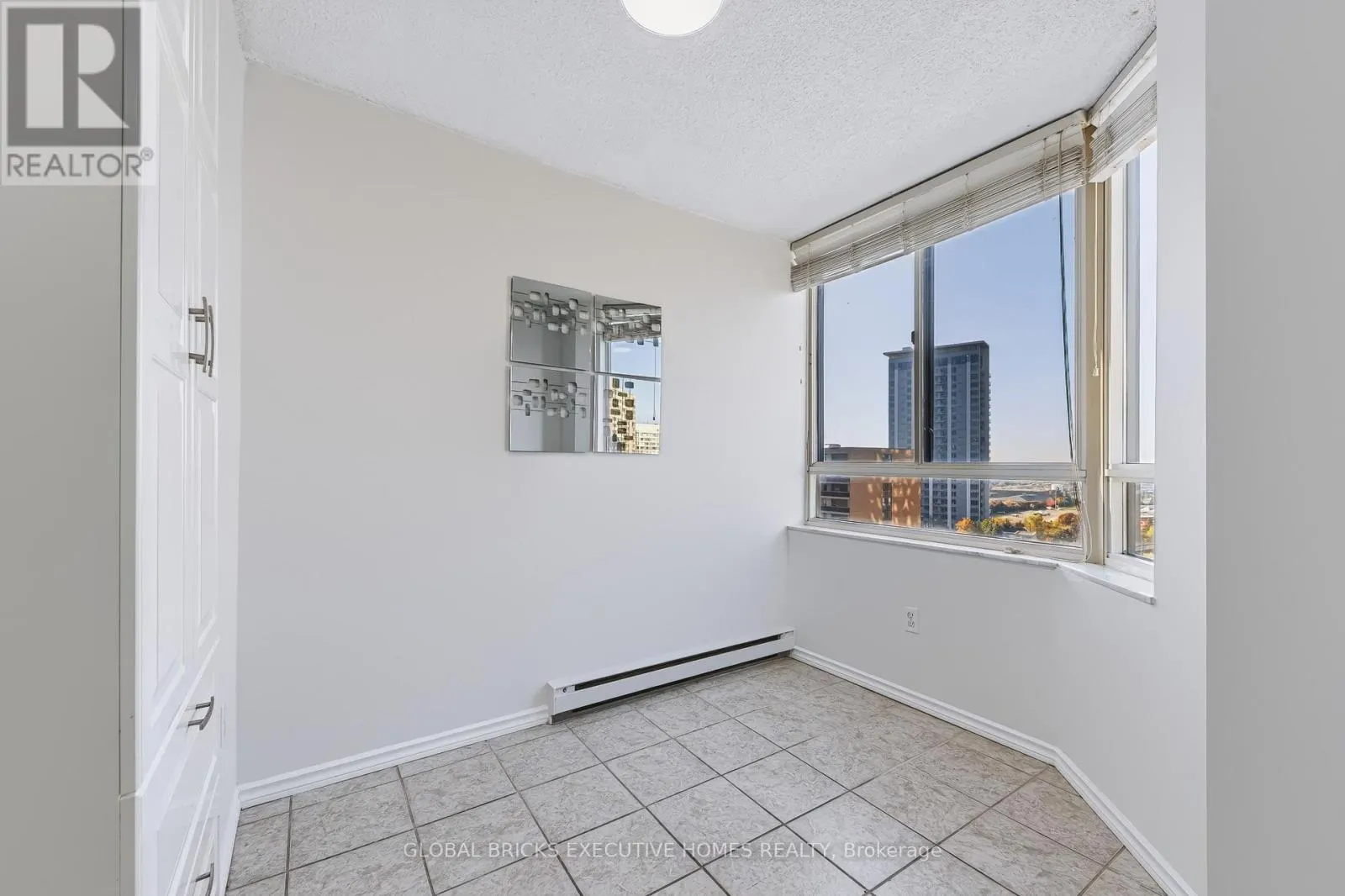 1404 - 5 LISA STREET