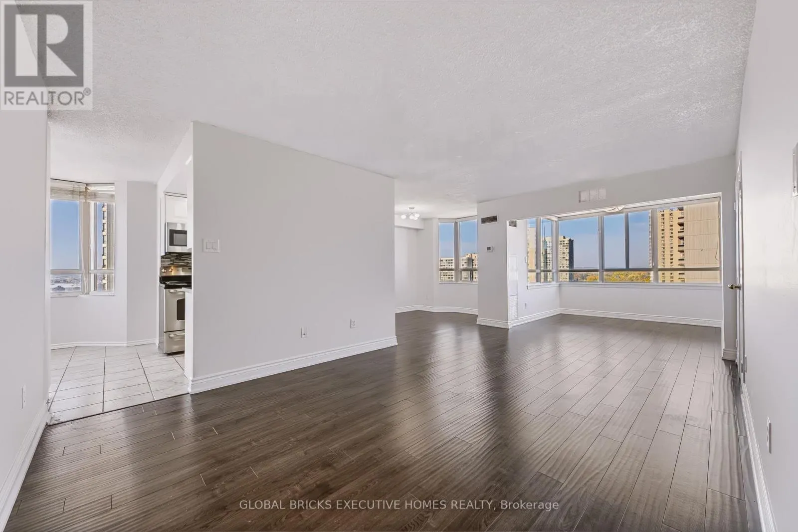 1404 - 5 LISA STREET