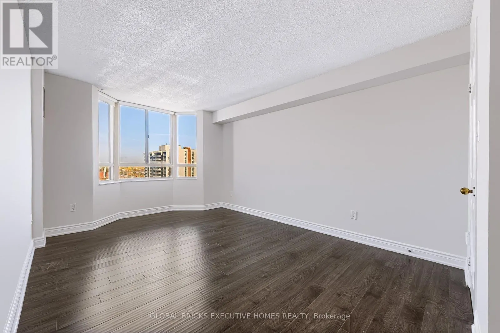 1404 - 5 LISA STREET