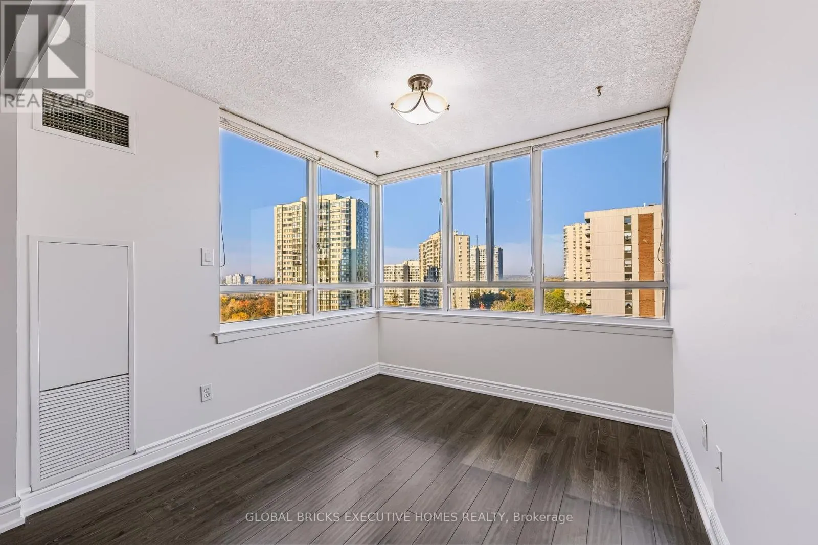 1404 - 5 LISA STREET