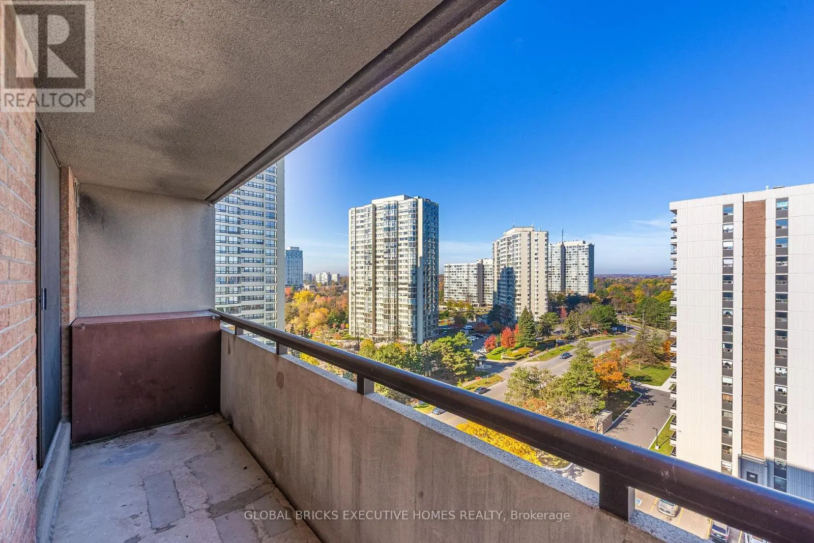 1404 - 5 LISA STREET