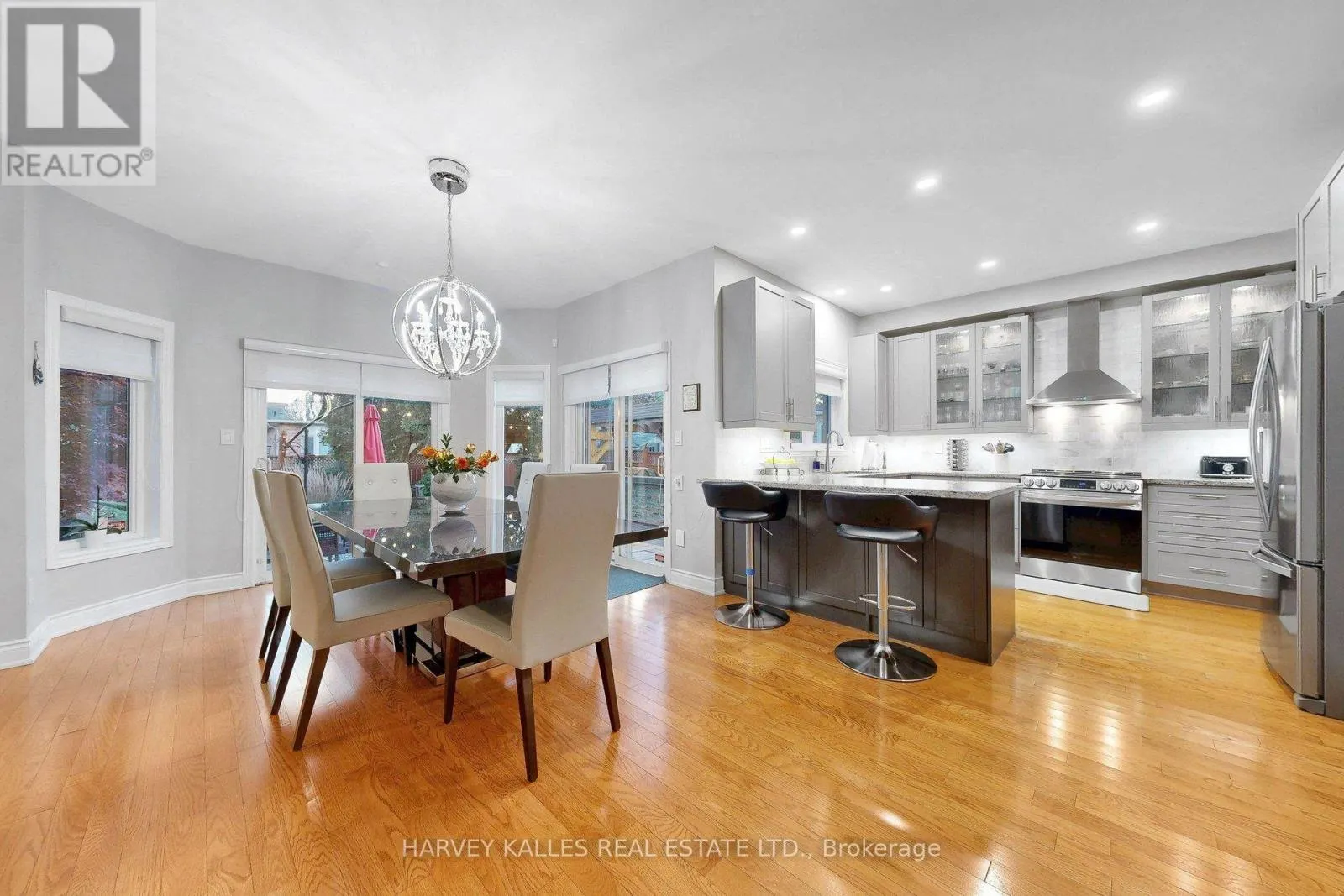 10 CONCORDE DRIVE