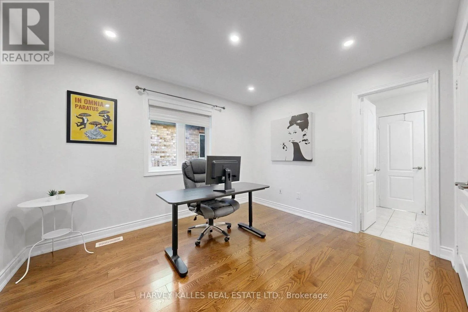 10 CONCORDE DRIVE