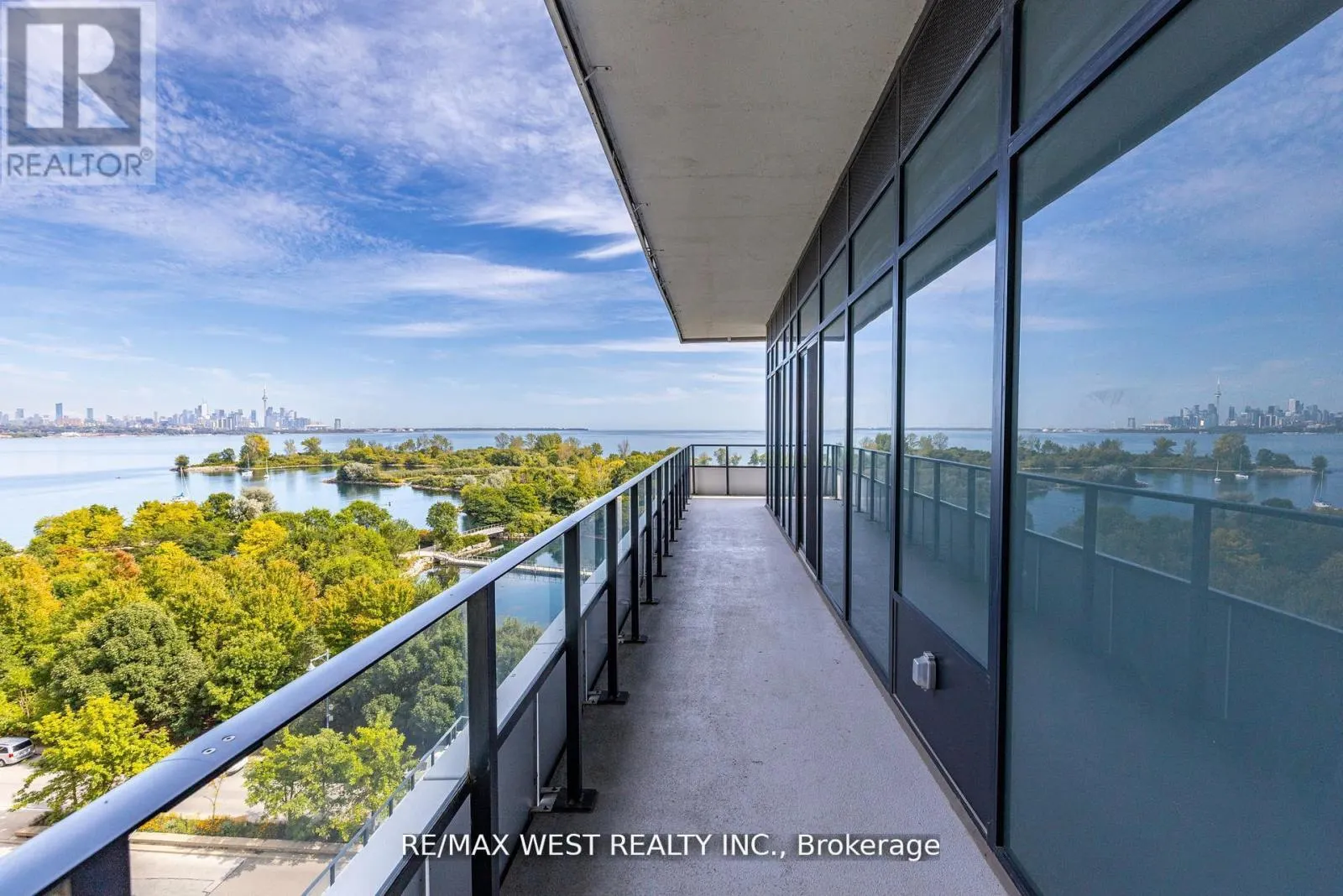 702 - 20 SHORE BREEZE DRIVE