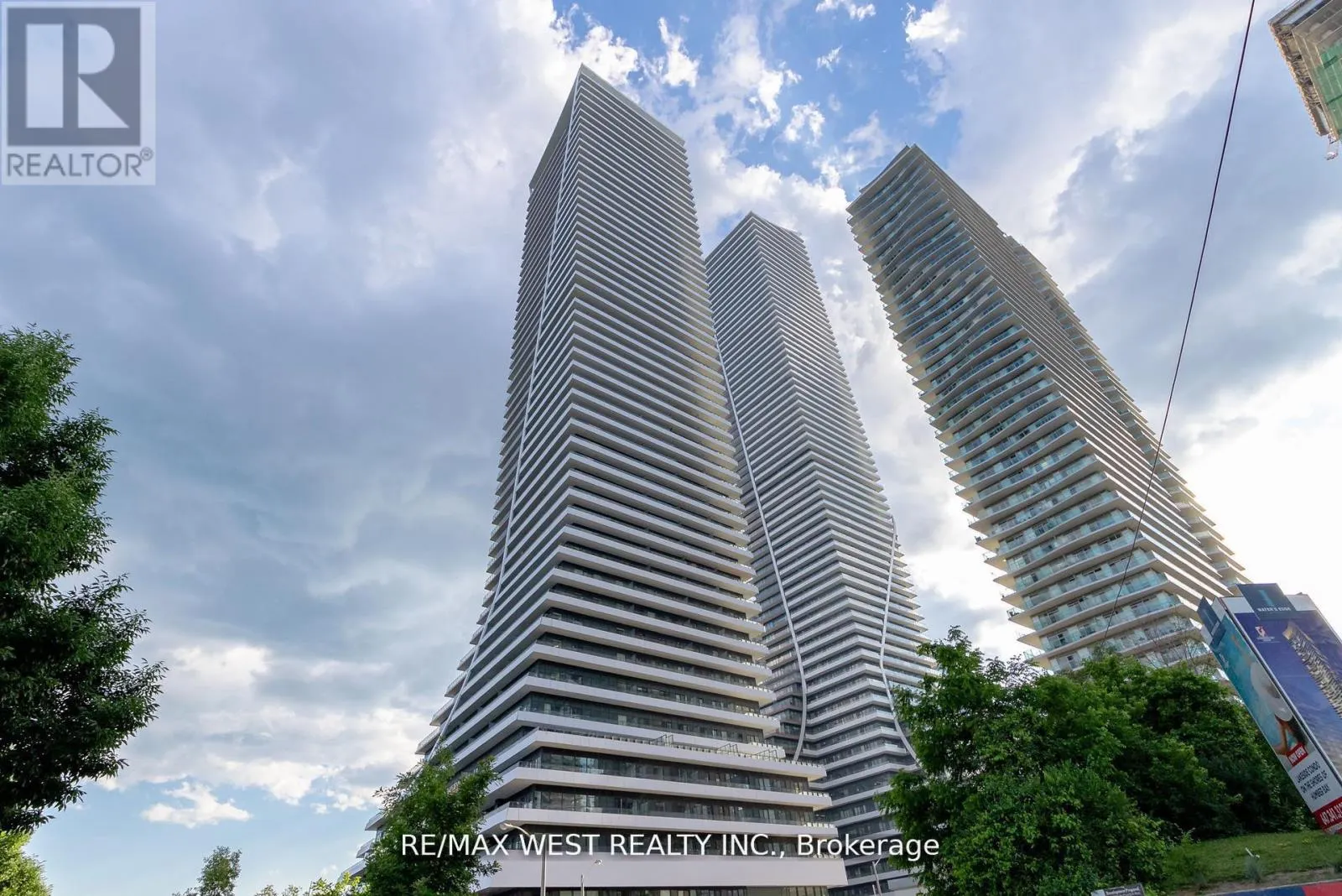 702 - 20 SHORE BREEZE DRIVE