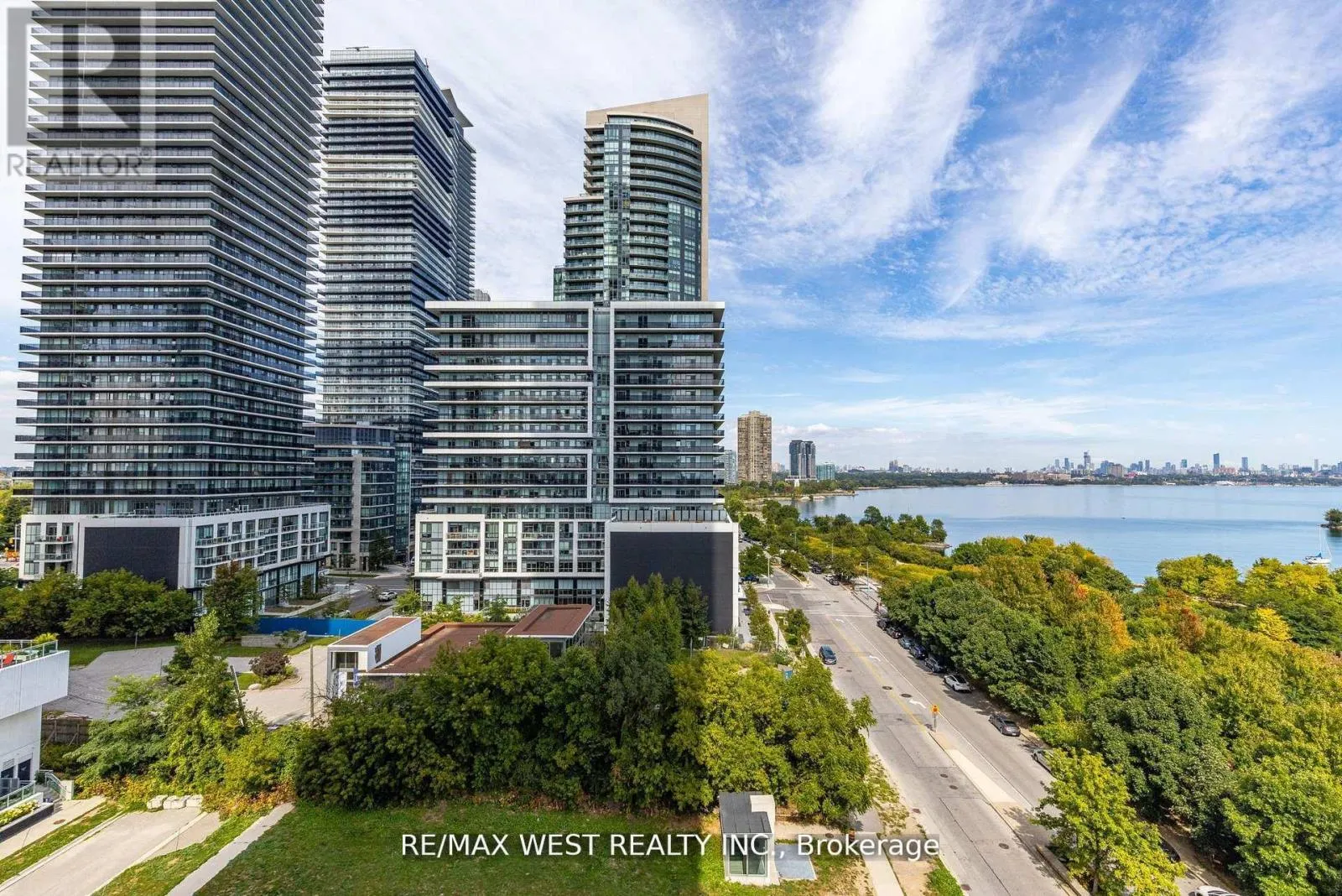 702 - 20 SHORE BREEZE DRIVE