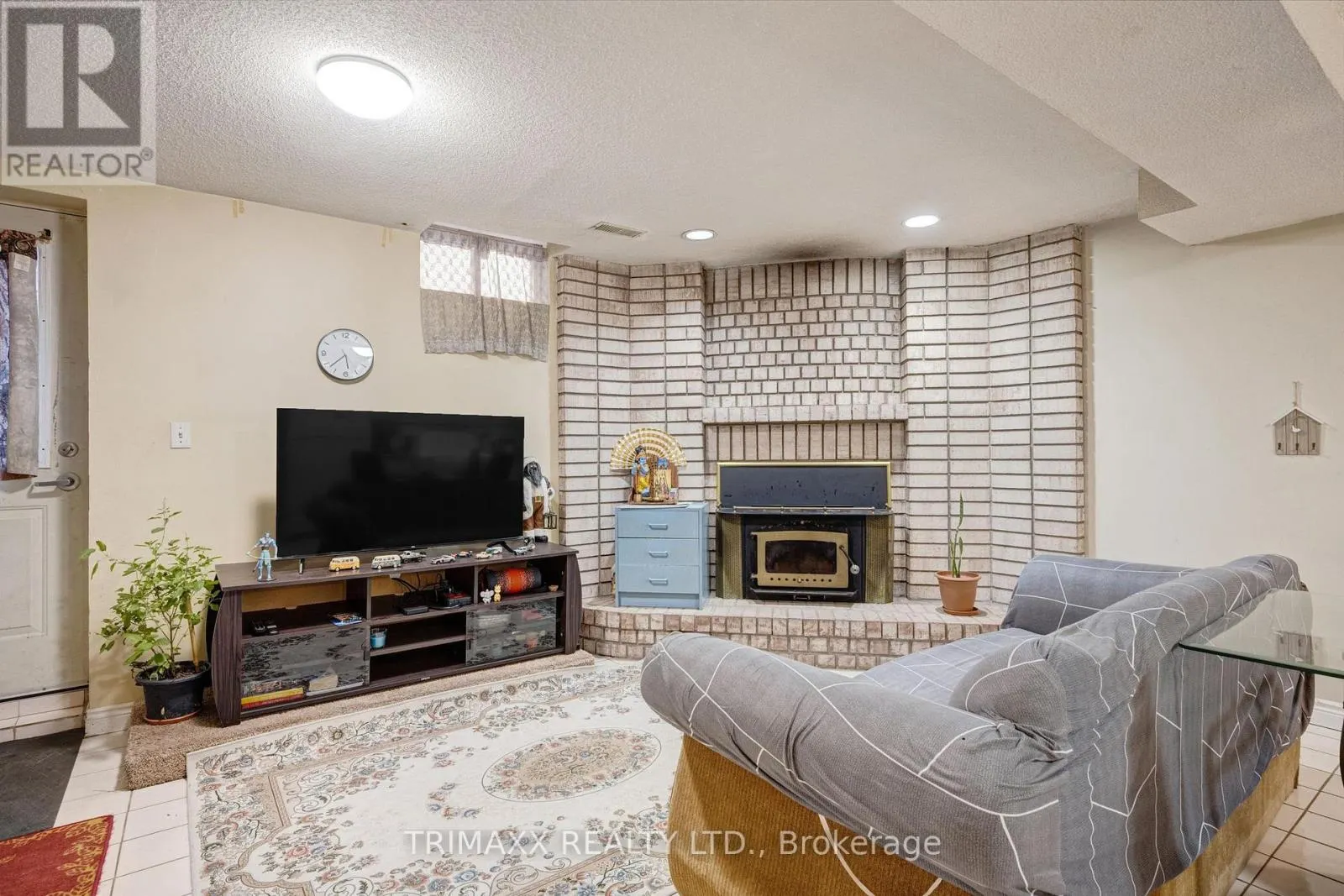 23 OAKLEA BOULEVARD