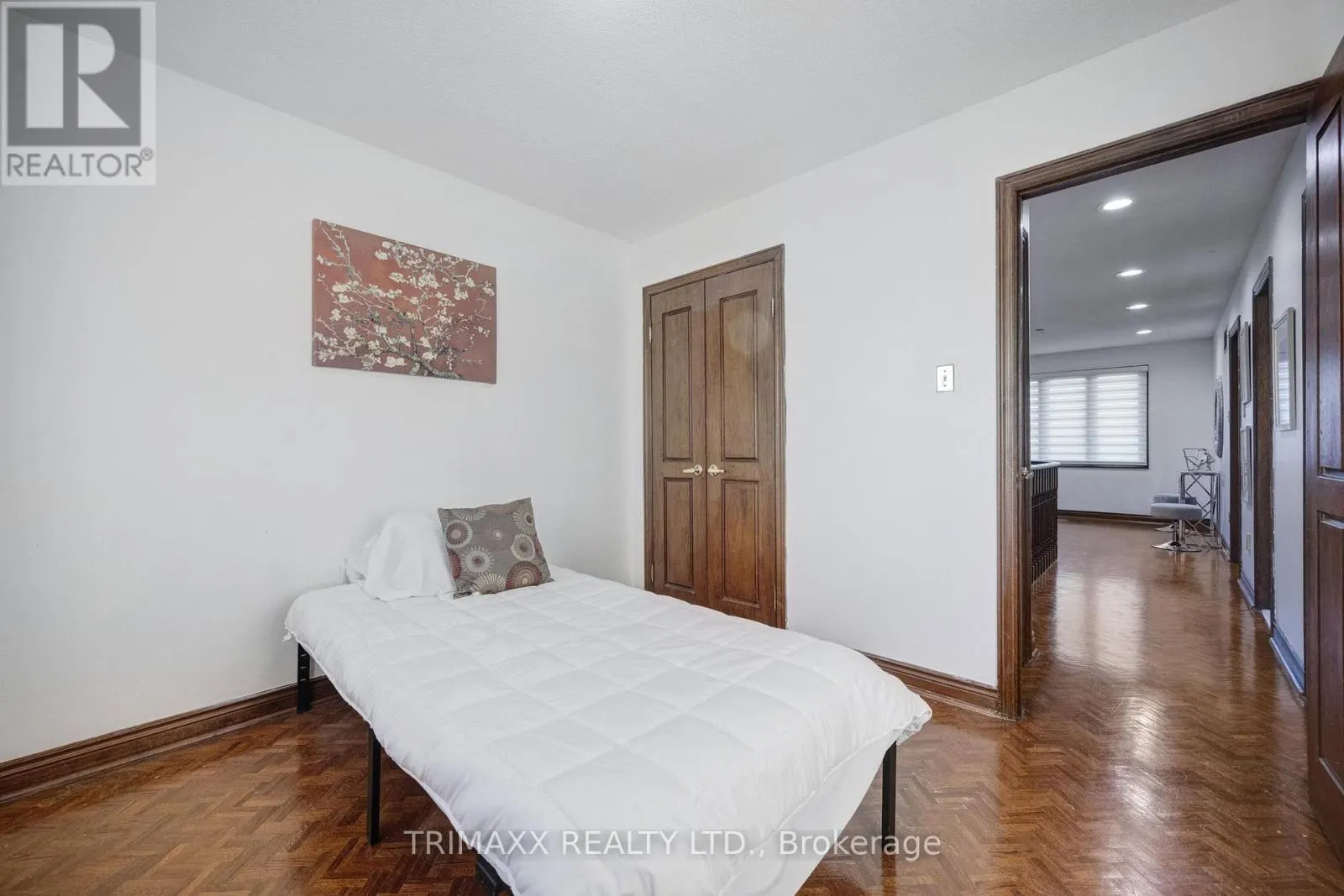 23 OAKLEA BOULEVARD