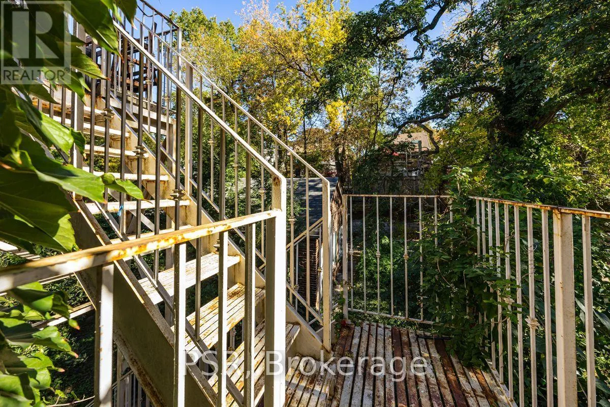 2B - 483 PARKSIDE DRIVE