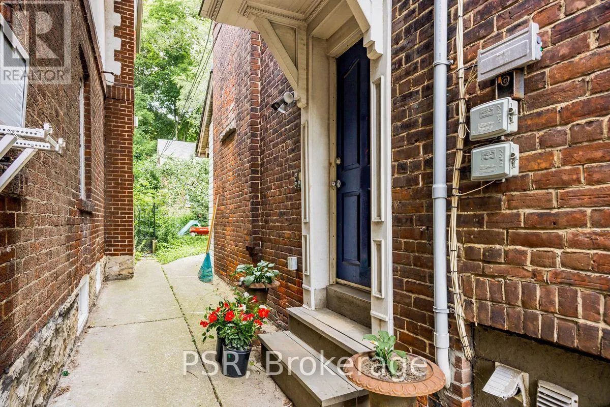 2B - 483 PARKSIDE DRIVE