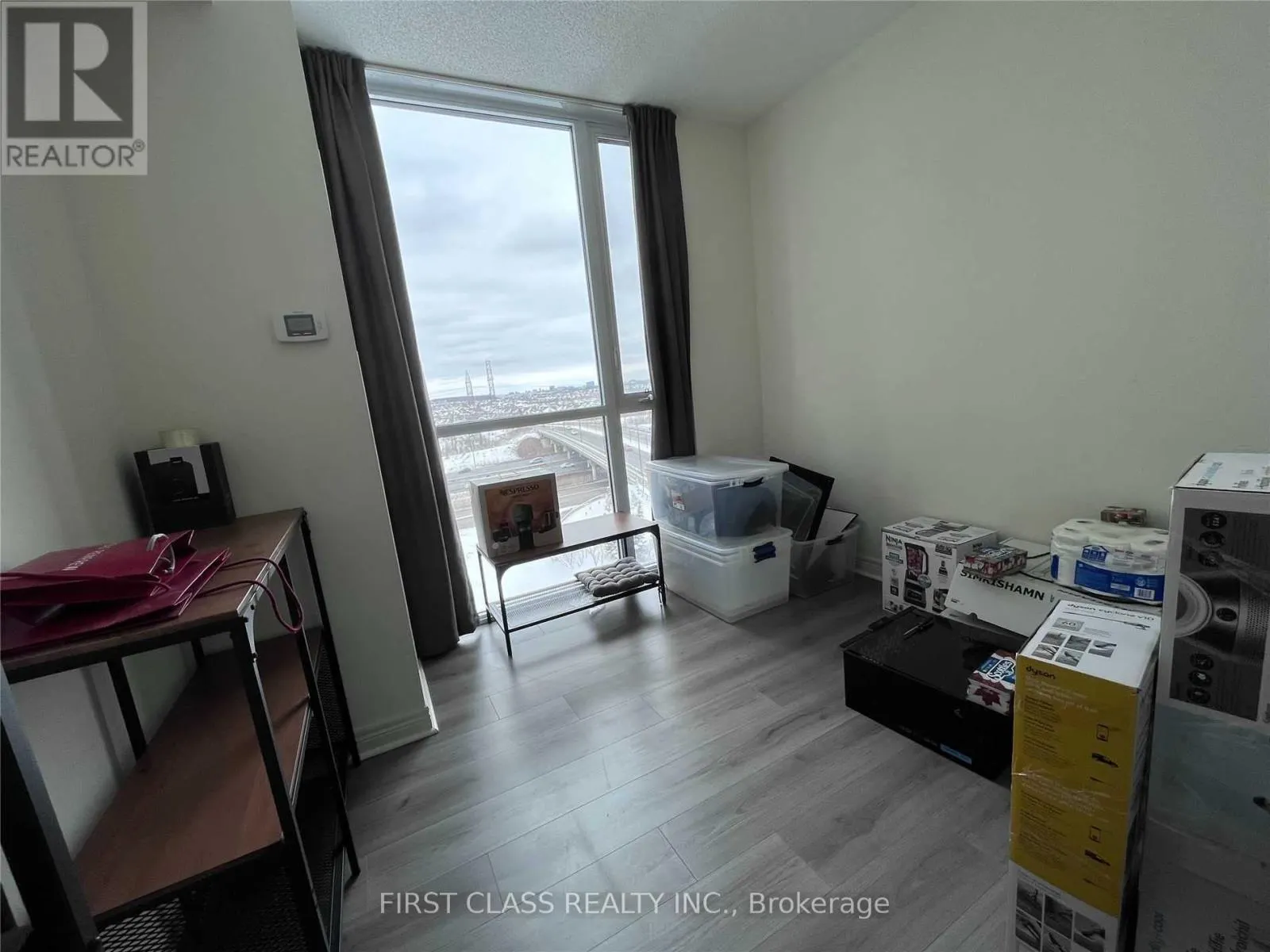 1015 - 339 RATHBURN ROAD W
