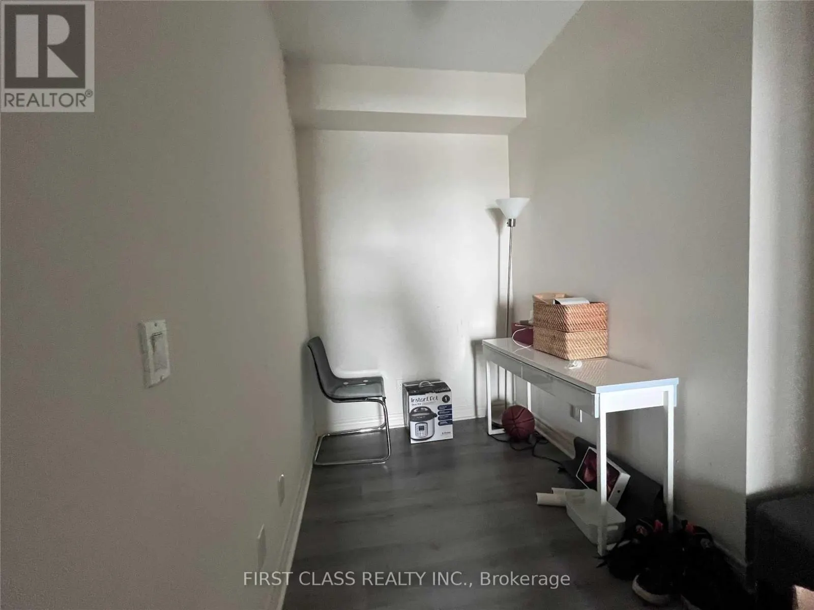 1015 - 339 RATHBURN ROAD W