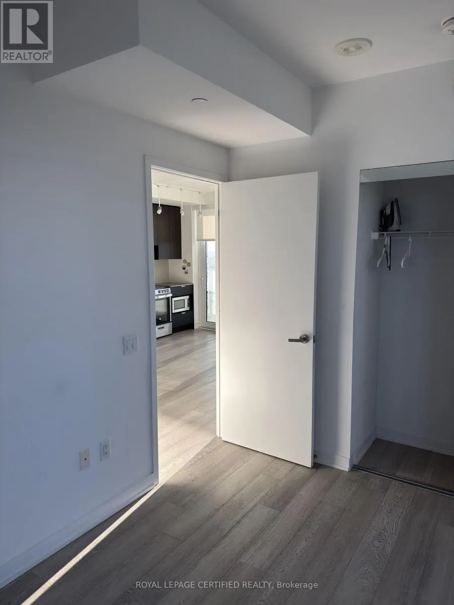 2109 - 3883 QUARTZ ROAD