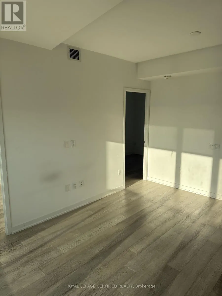 2109 - 3883 QUARTZ ROAD
