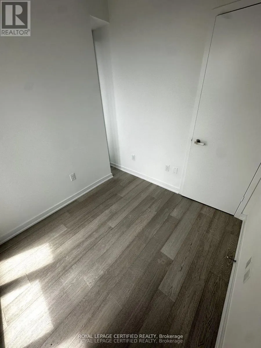 2109 - 3883 QUARTZ ROAD