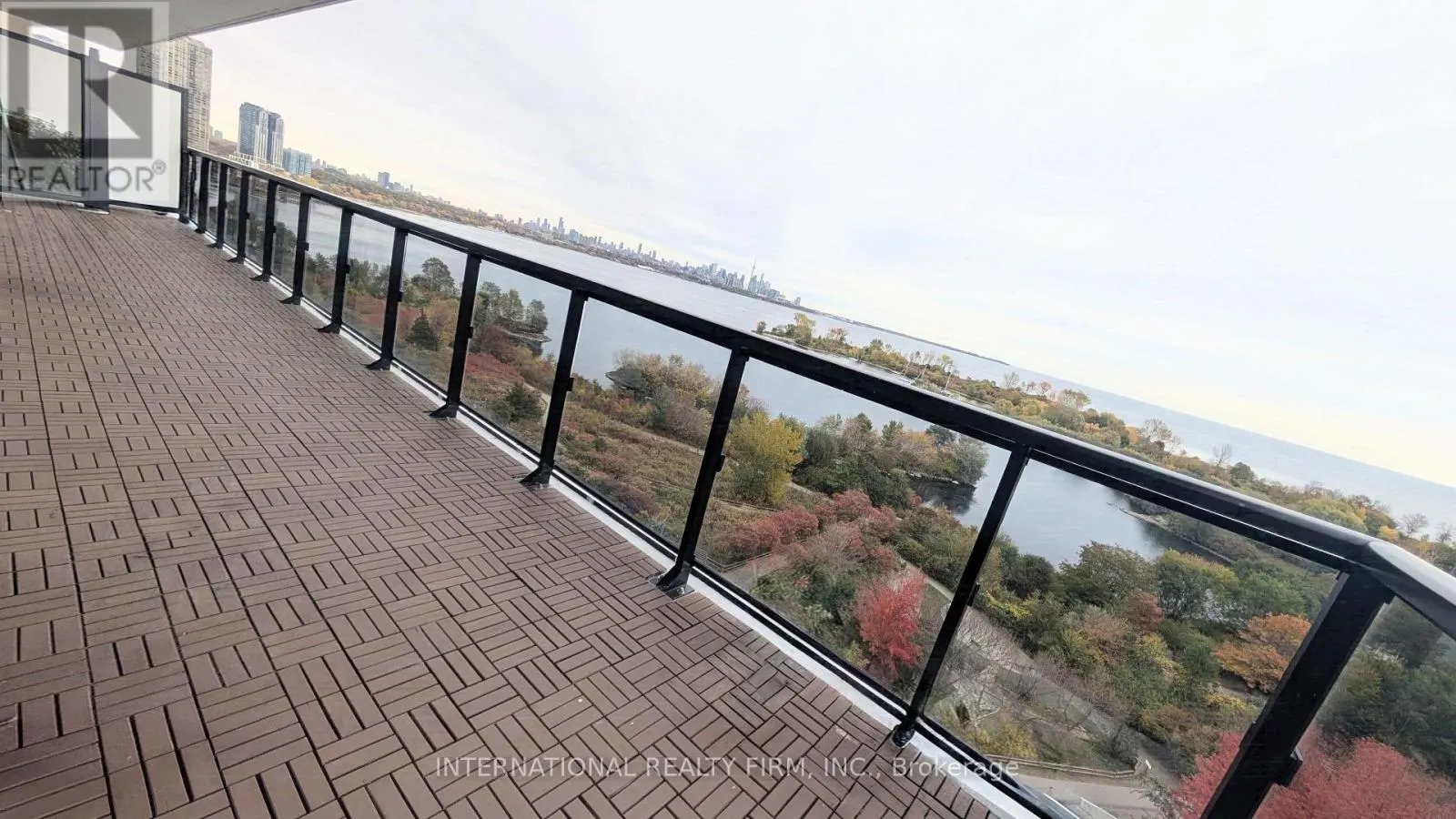 809 - 65 ANNIE CRAIG DRIVE