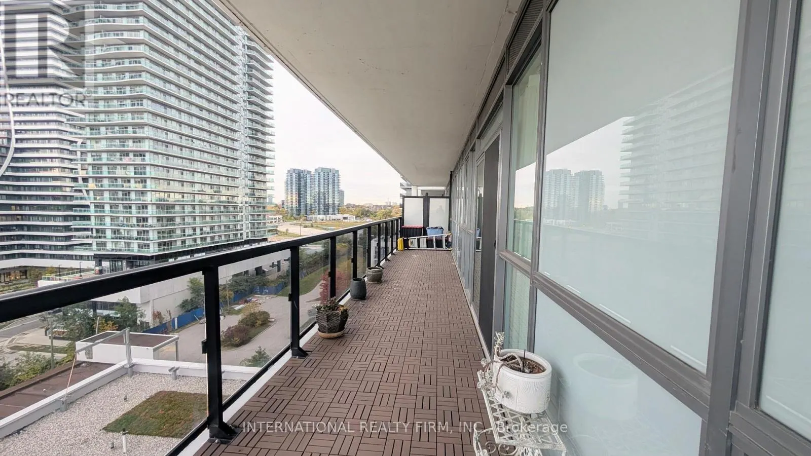 809 - 65 ANNIE CRAIG DRIVE