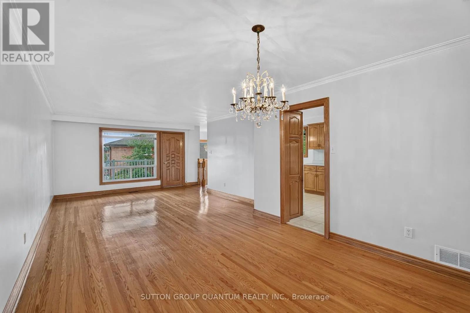 3697 BROOMHILL CRESCENT