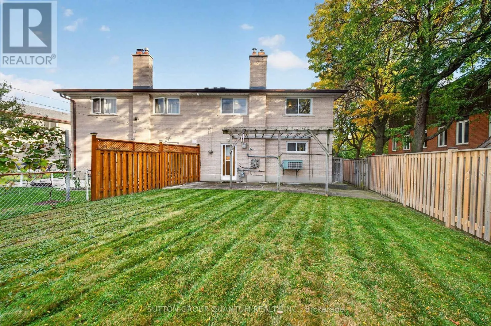 3697 BROOMHILL CRESCENT