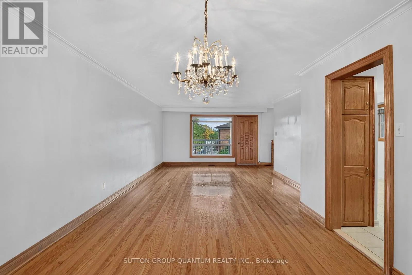 3697 BROOMHILL CRESCENT