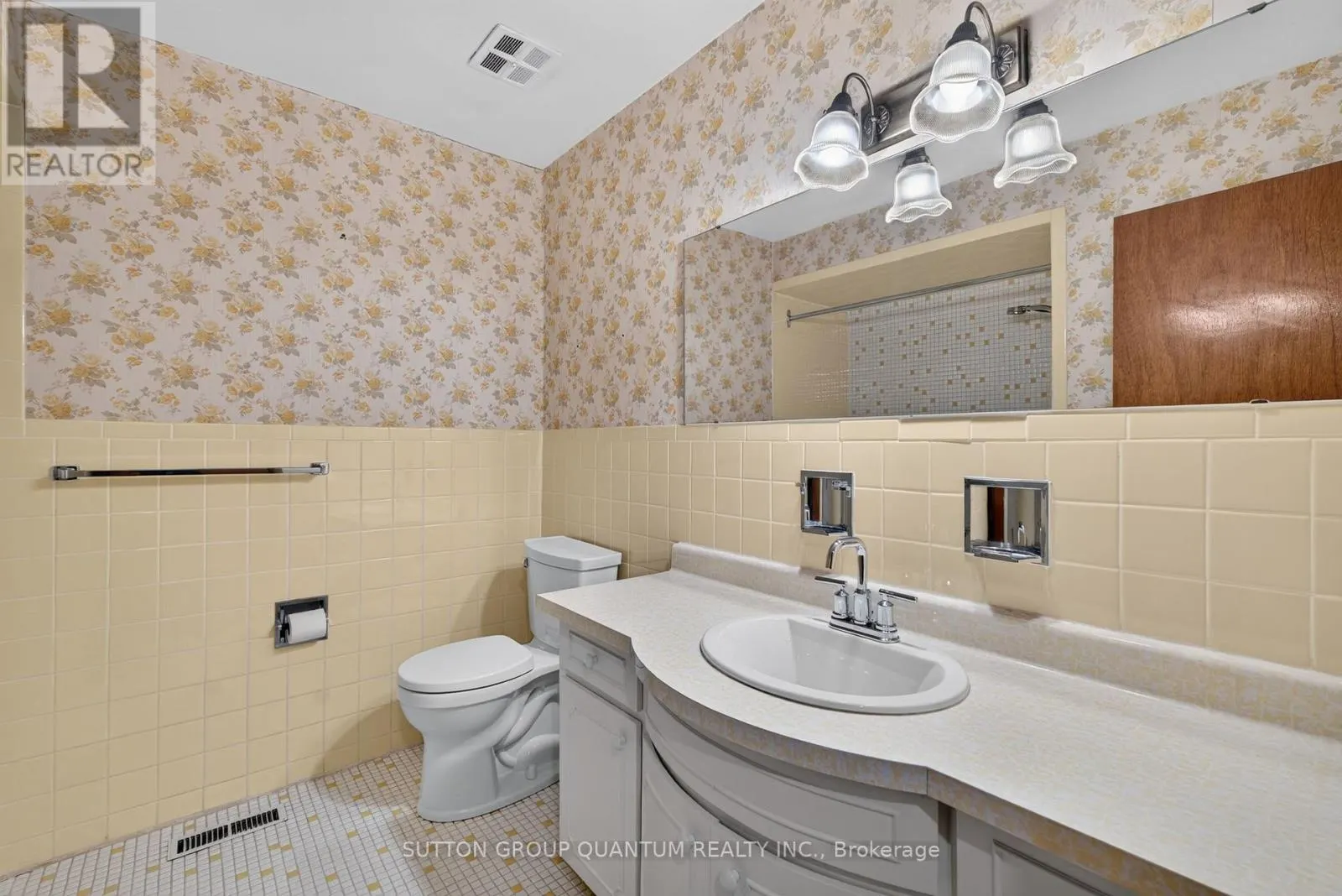 3697 BROOMHILL CRESCENT