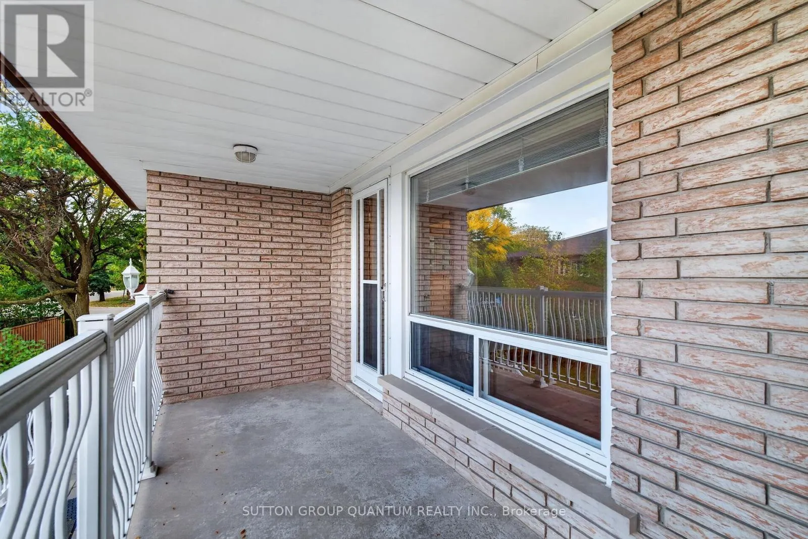 3697 BROOMHILL CRESCENT