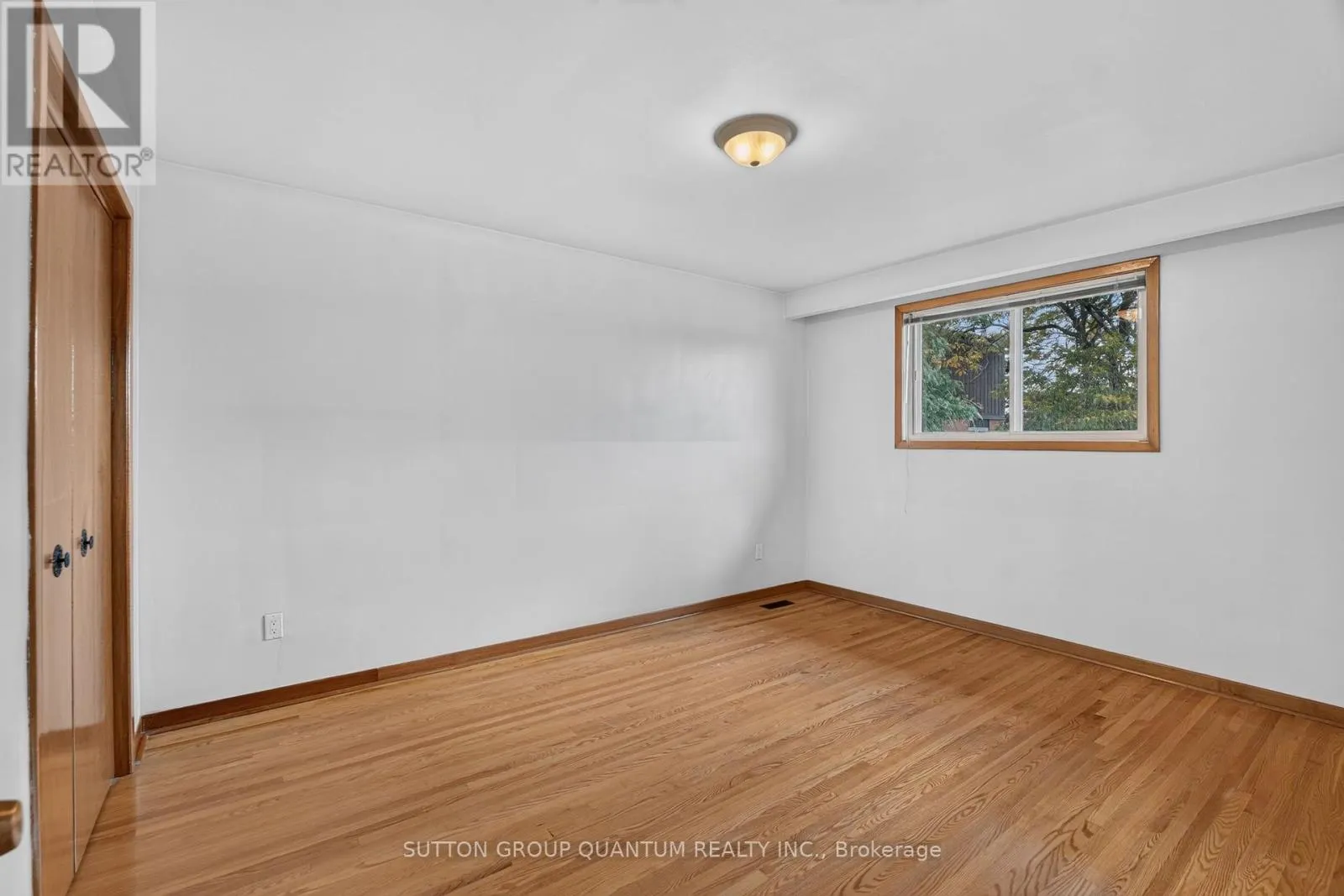 3697 BROOMHILL CRESCENT