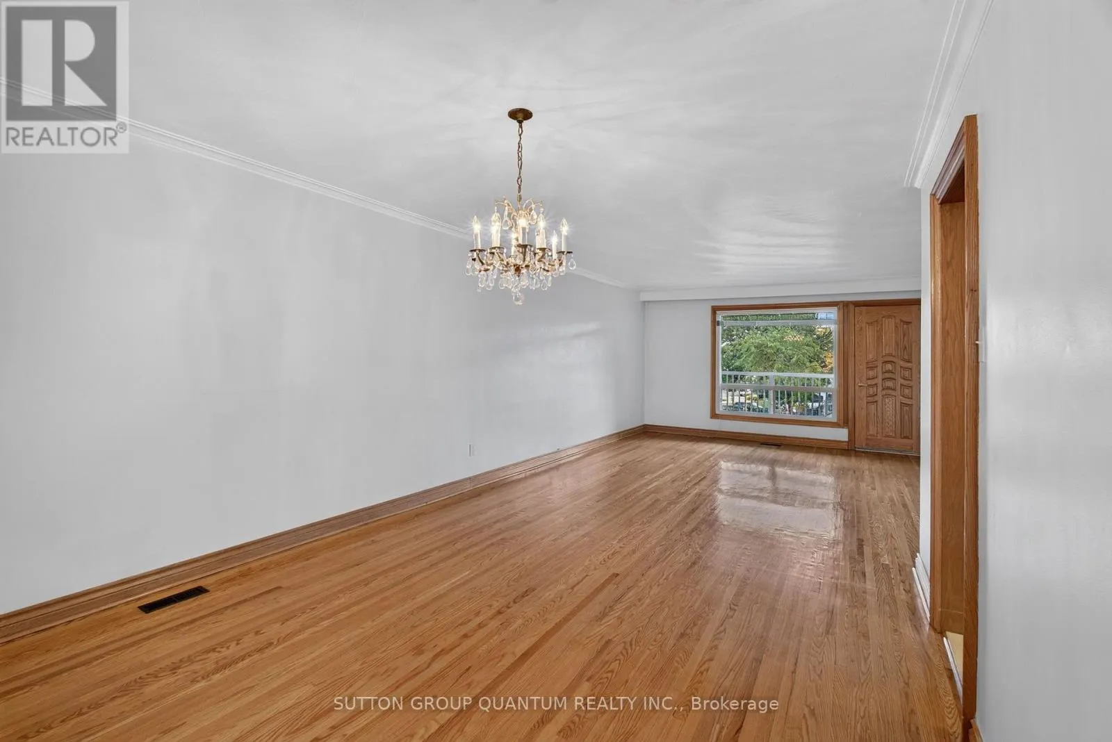 3697 BROOMHILL CRESCENT