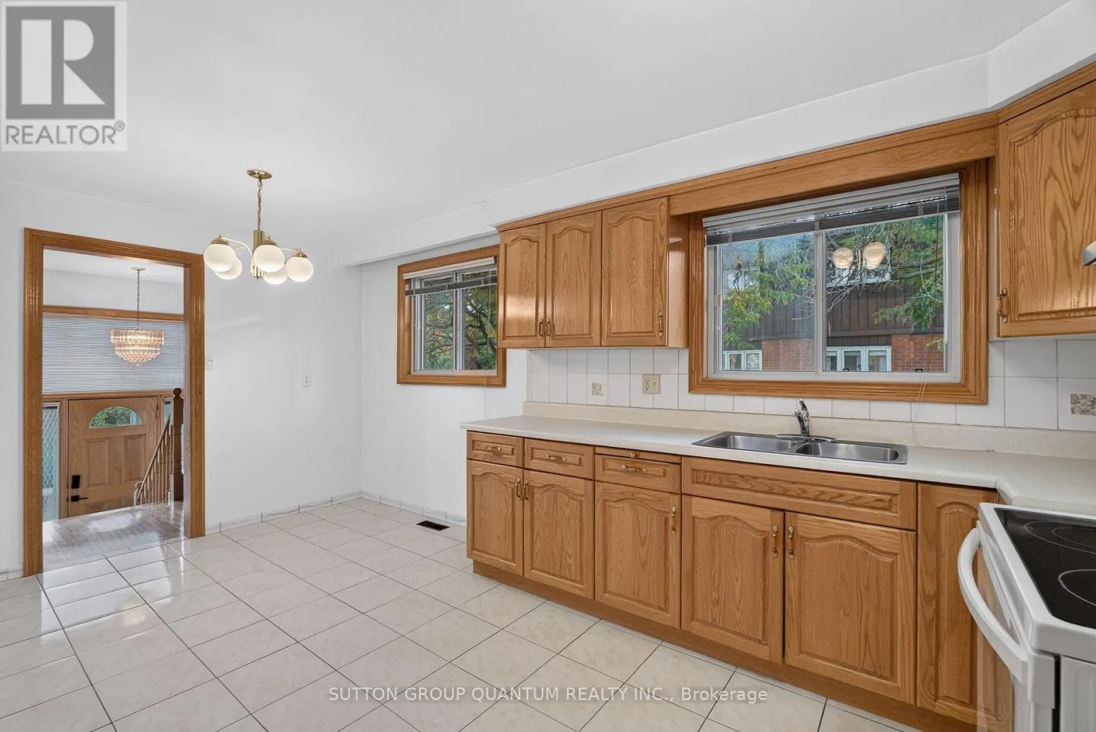 3697 BROOMHILL CRESCENT