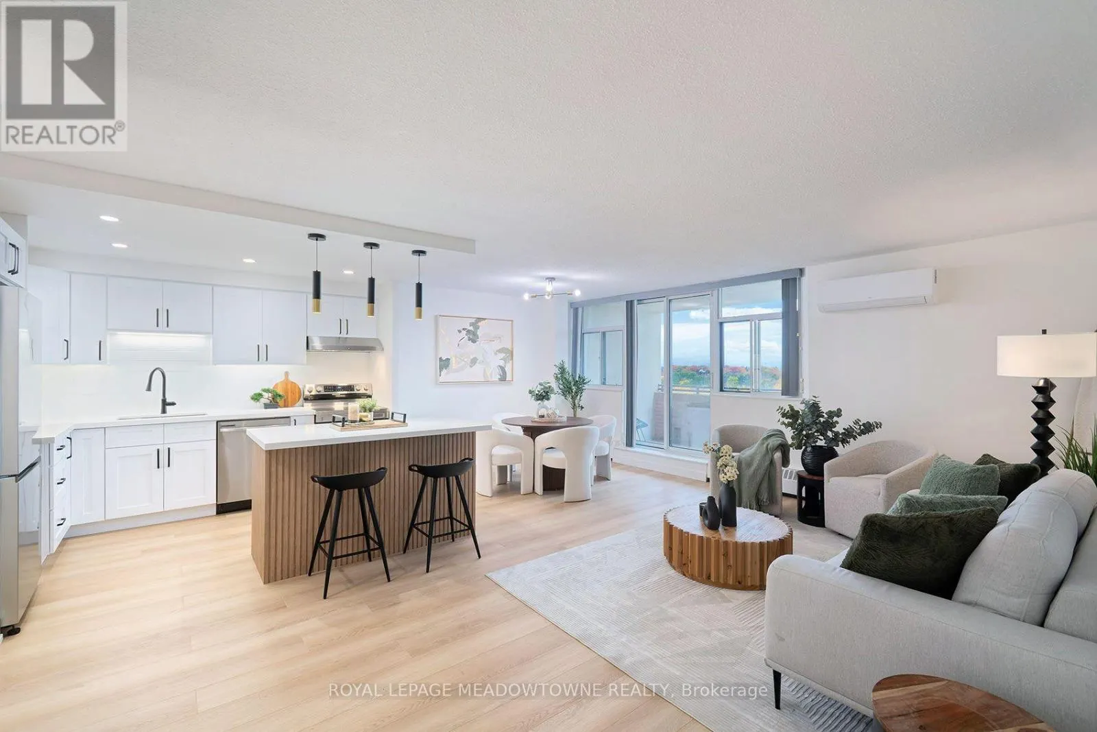 #806 - 2301 DERRY ROAD W