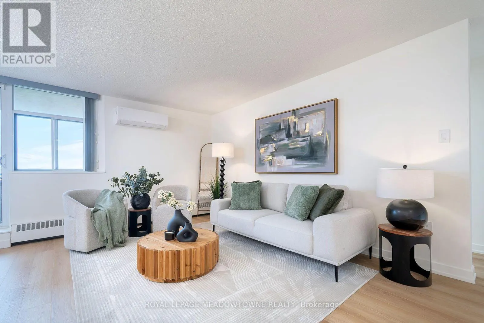 #806 - 2301 DERRY ROAD W