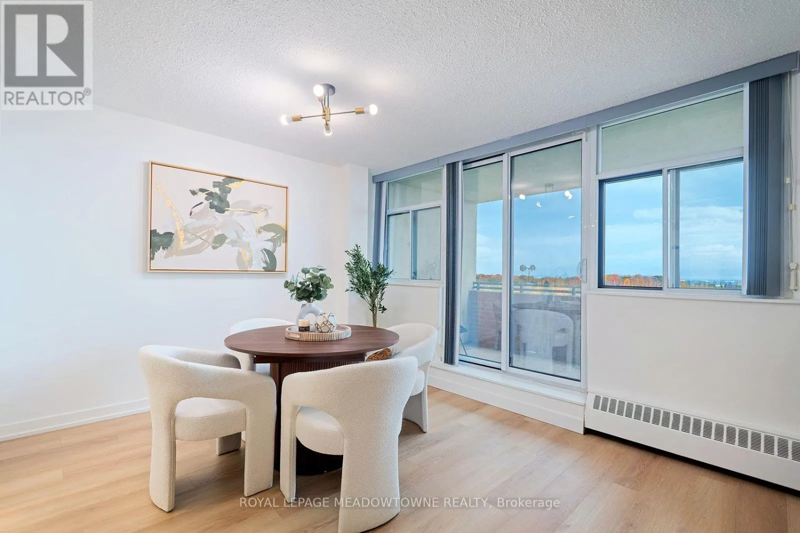 #806 - 2301 DERRY ROAD W