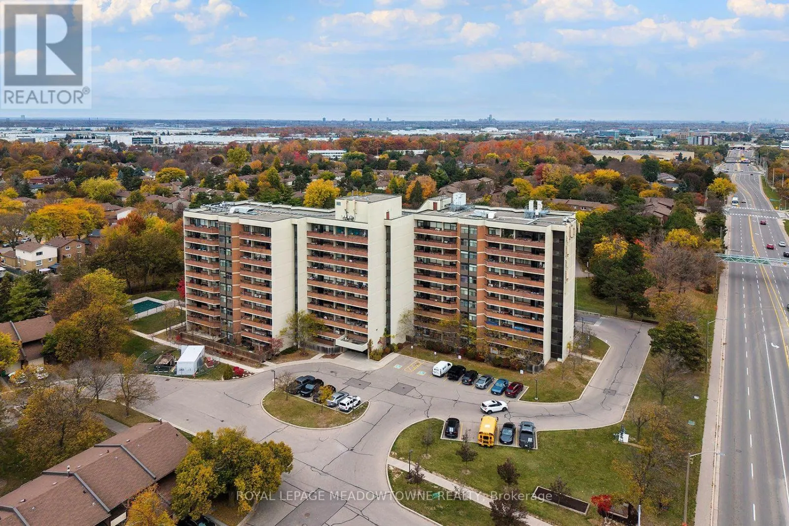 #806 - 2301 DERRY ROAD W