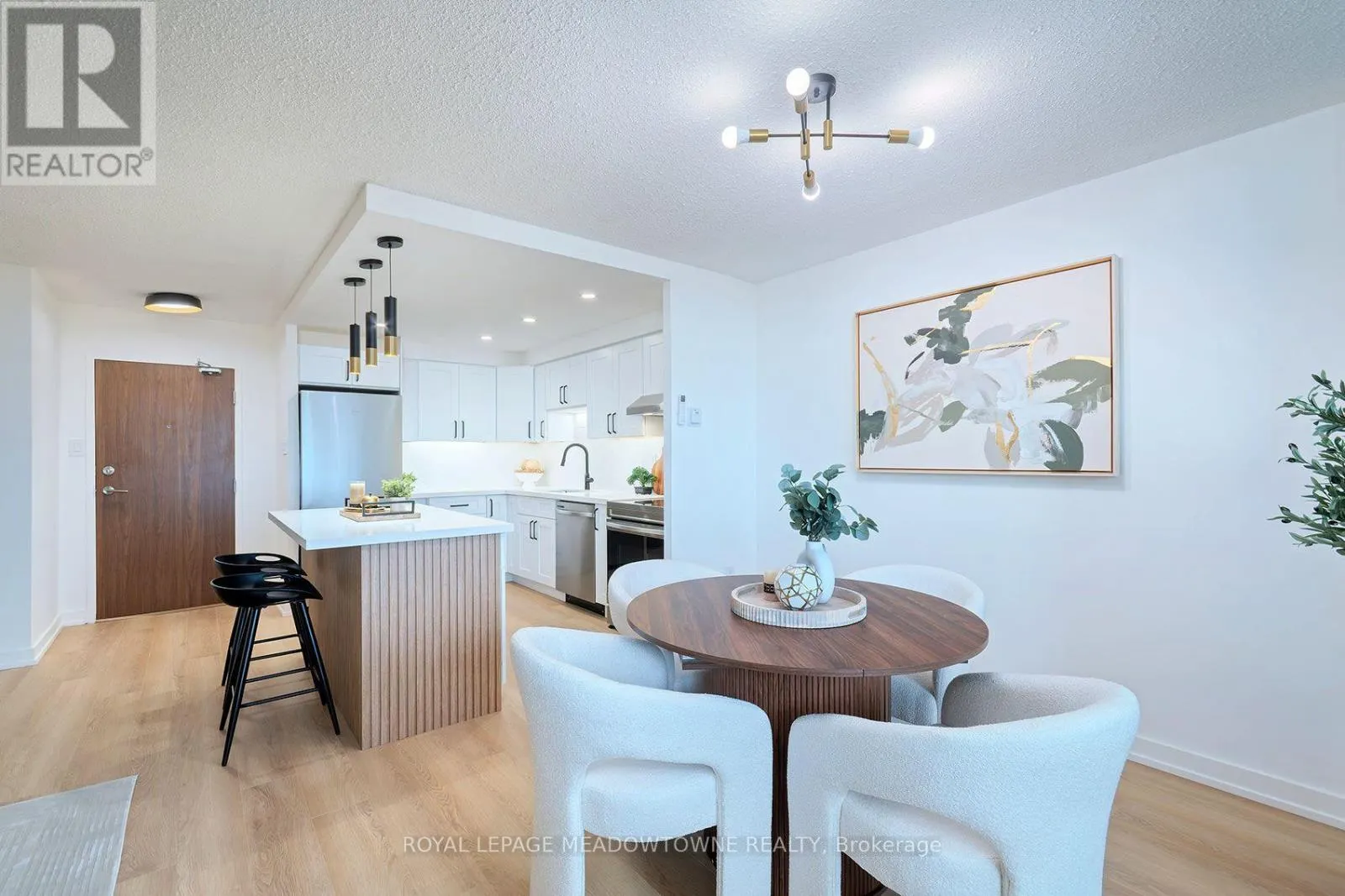 #806 - 2301 DERRY ROAD W