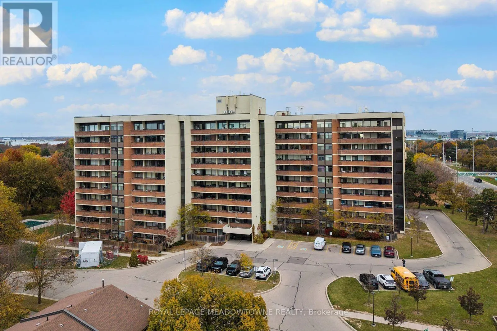 #806 - 2301 DERRY ROAD W