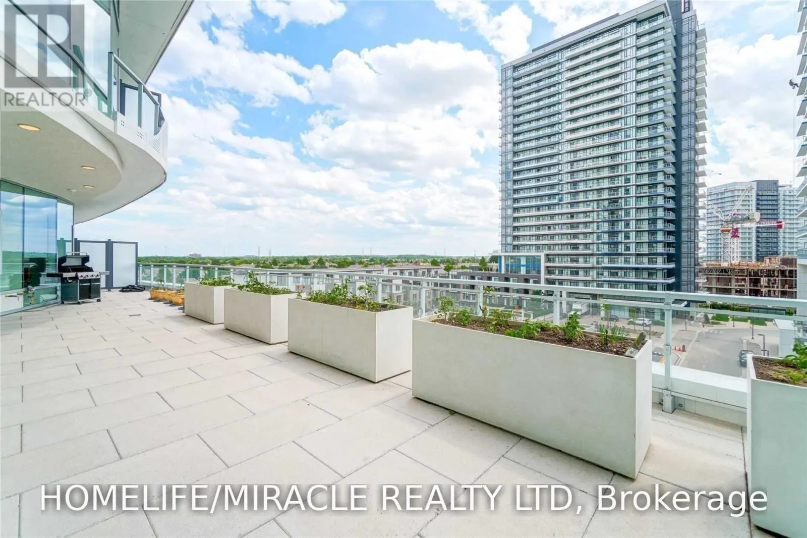 701 - 2520 EGLINTON AVENUE W