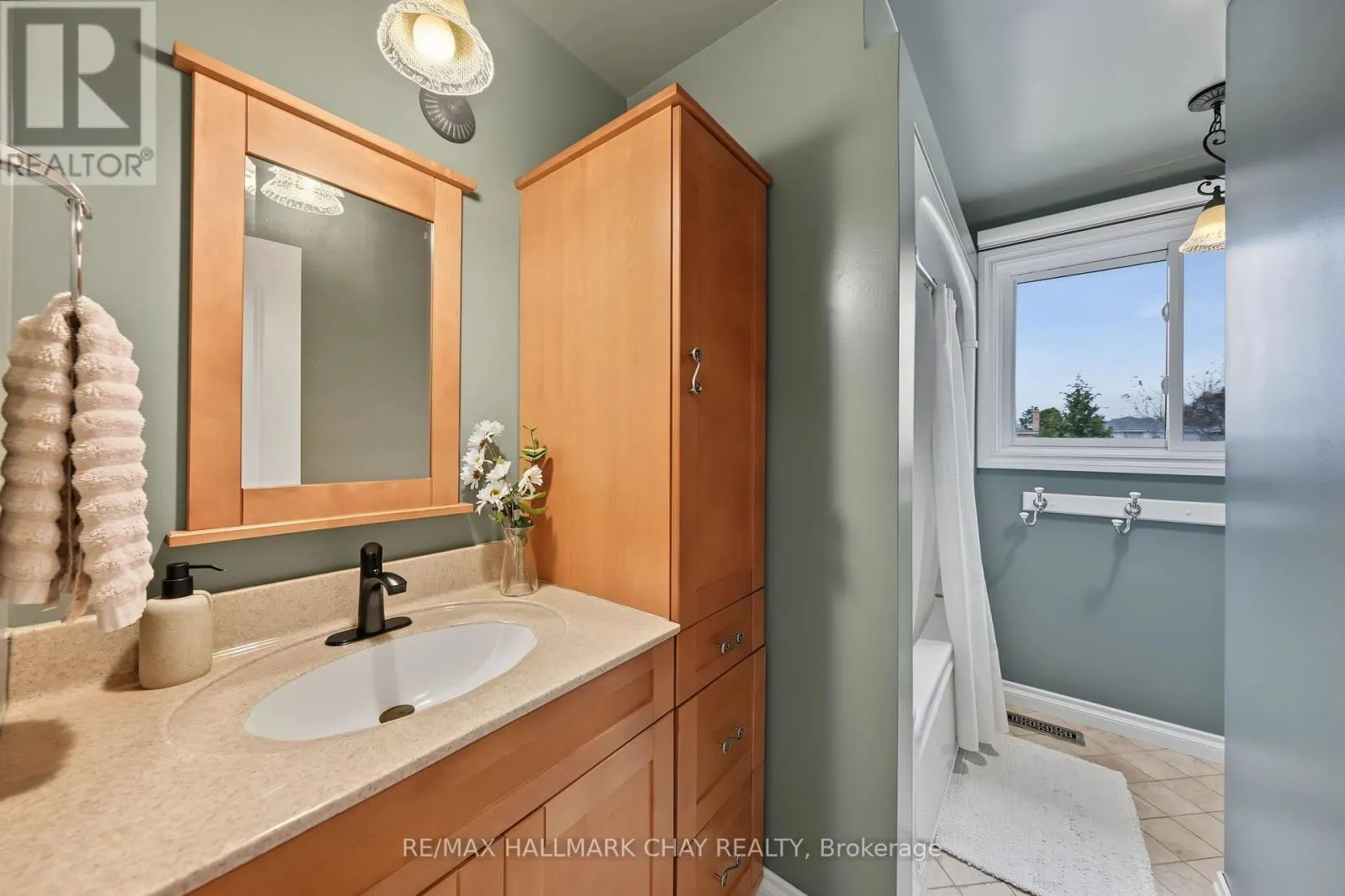 57 NEWBRIDGE CRESCENT