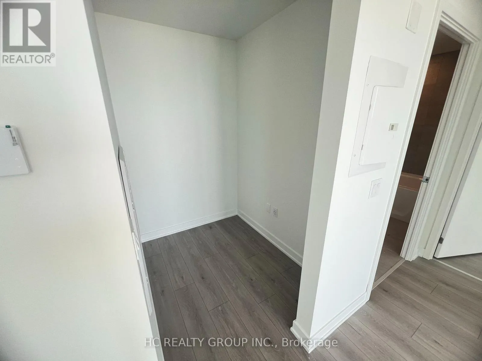 2502 - 1 FAIRVIEW ROAD E
