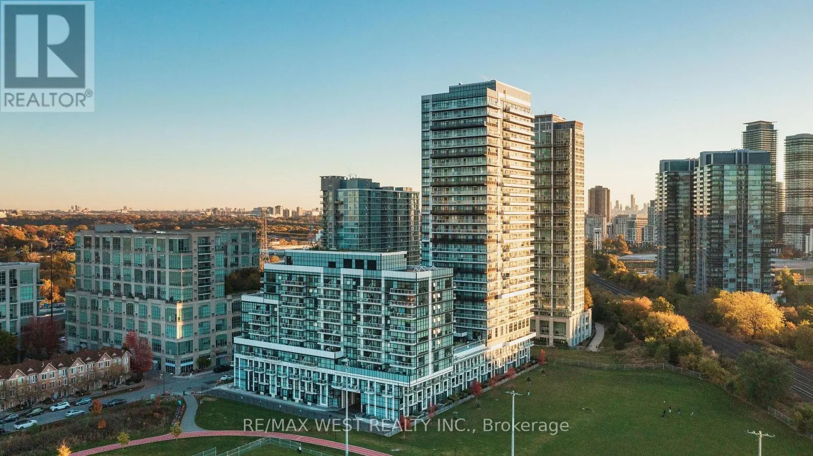 706 - 251 MANITOBA STREET
