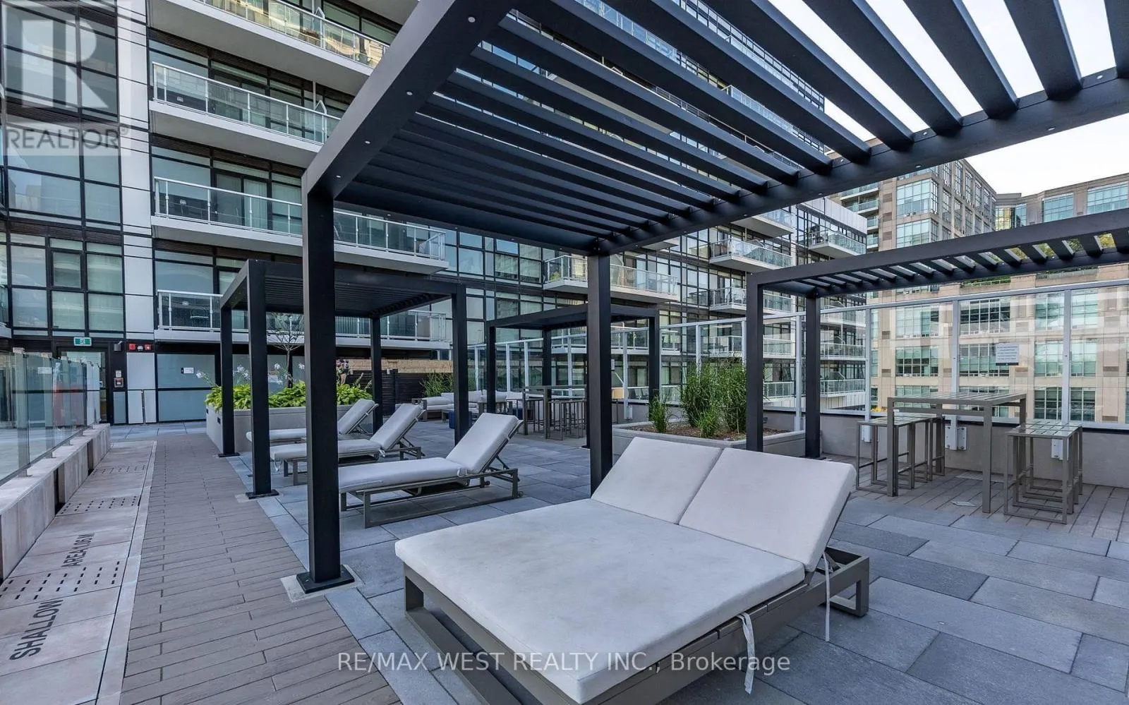 706 - 251 MANITOBA STREET