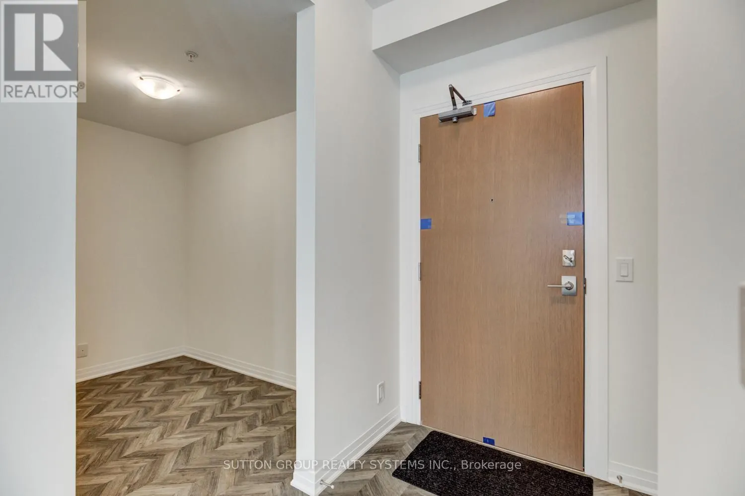 301 - 1105 LEGER WAY