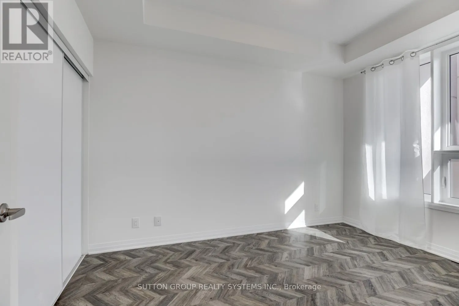 301 - 1105 LEGER WAY